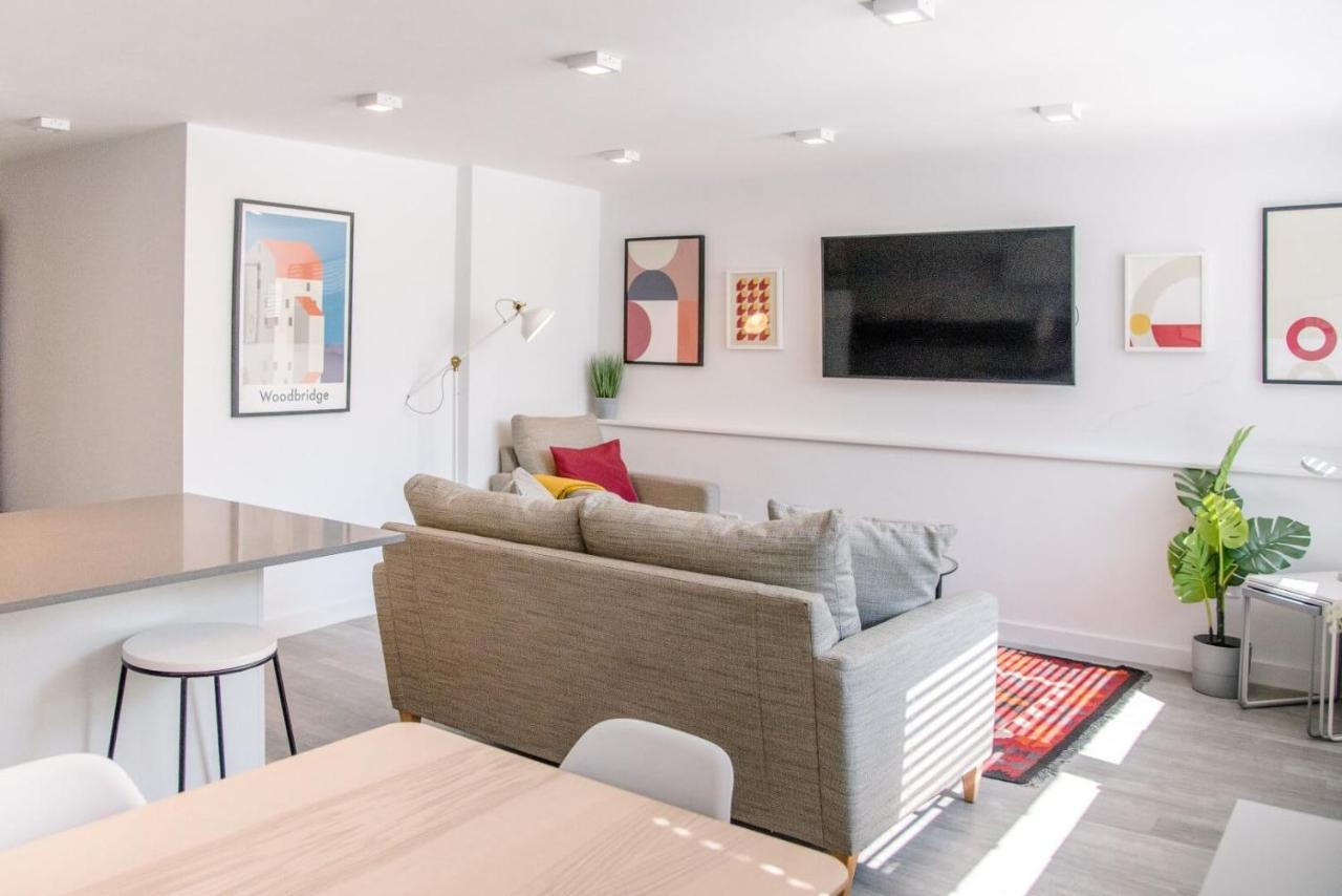 Sutton House, Woodbridge Apartment Luaran gambar